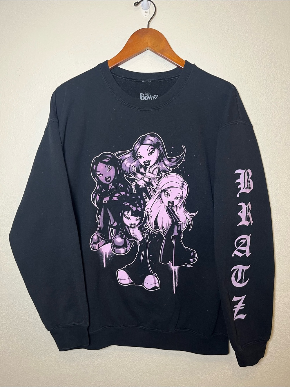 BRATZ Y2K Black Crewneck Sweatshirt with Pink Graphic size Large